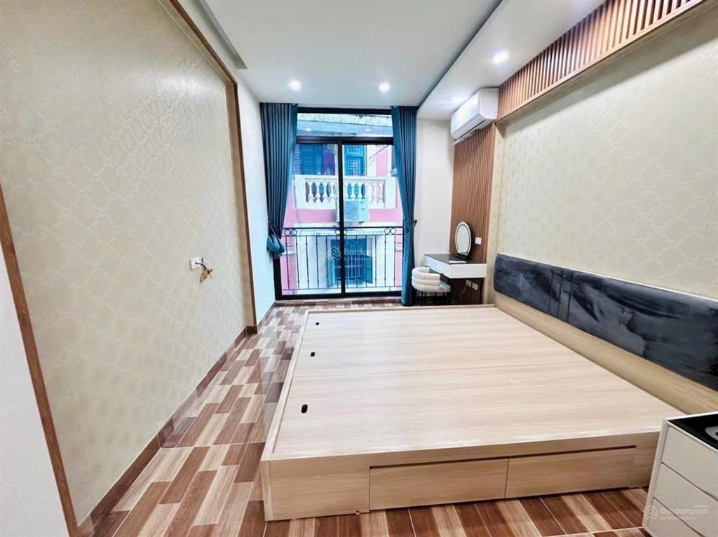 Lạc long quân 6 tầng thang máy  ngõ thông kinh doanh  ô tô 7 chỗ qua nhà