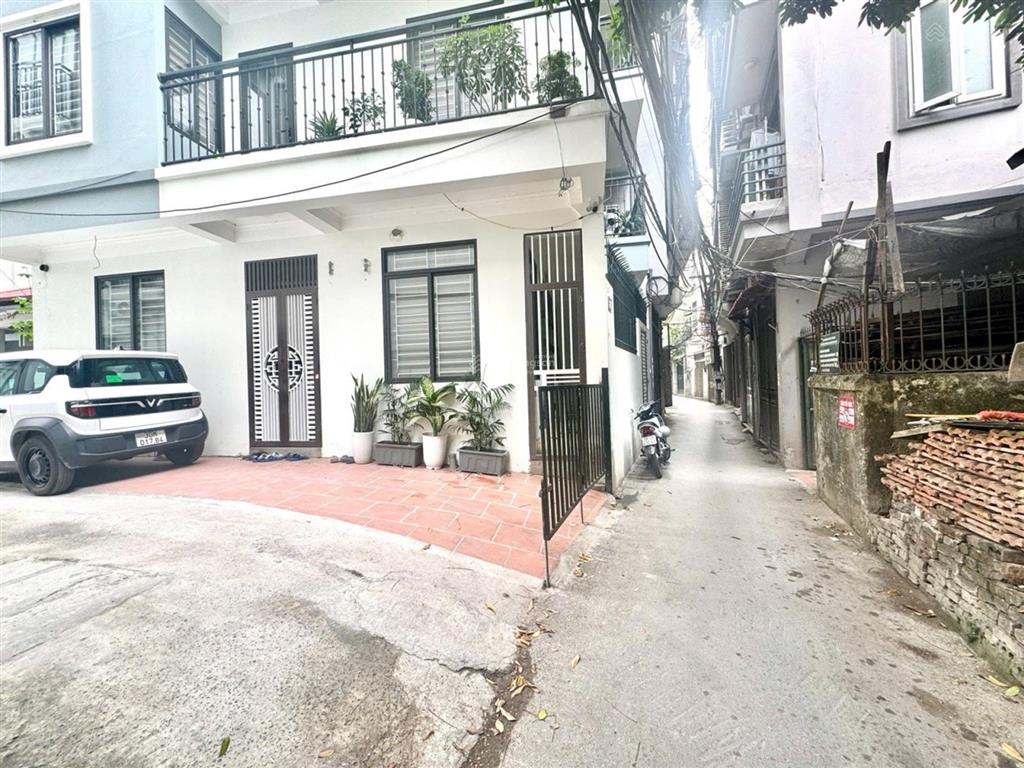 Bán nhà 4 tầng  lạc long quân, gần hồ tây