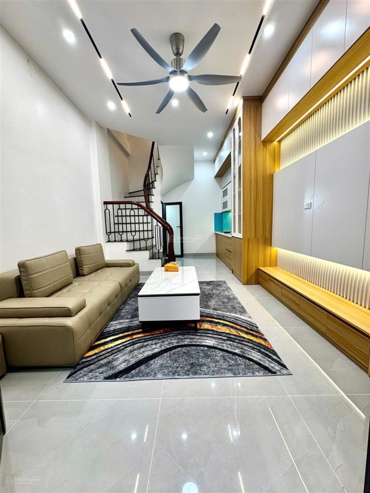 Bán nhà 4 tầng  lạc long quân, gần hồ tây