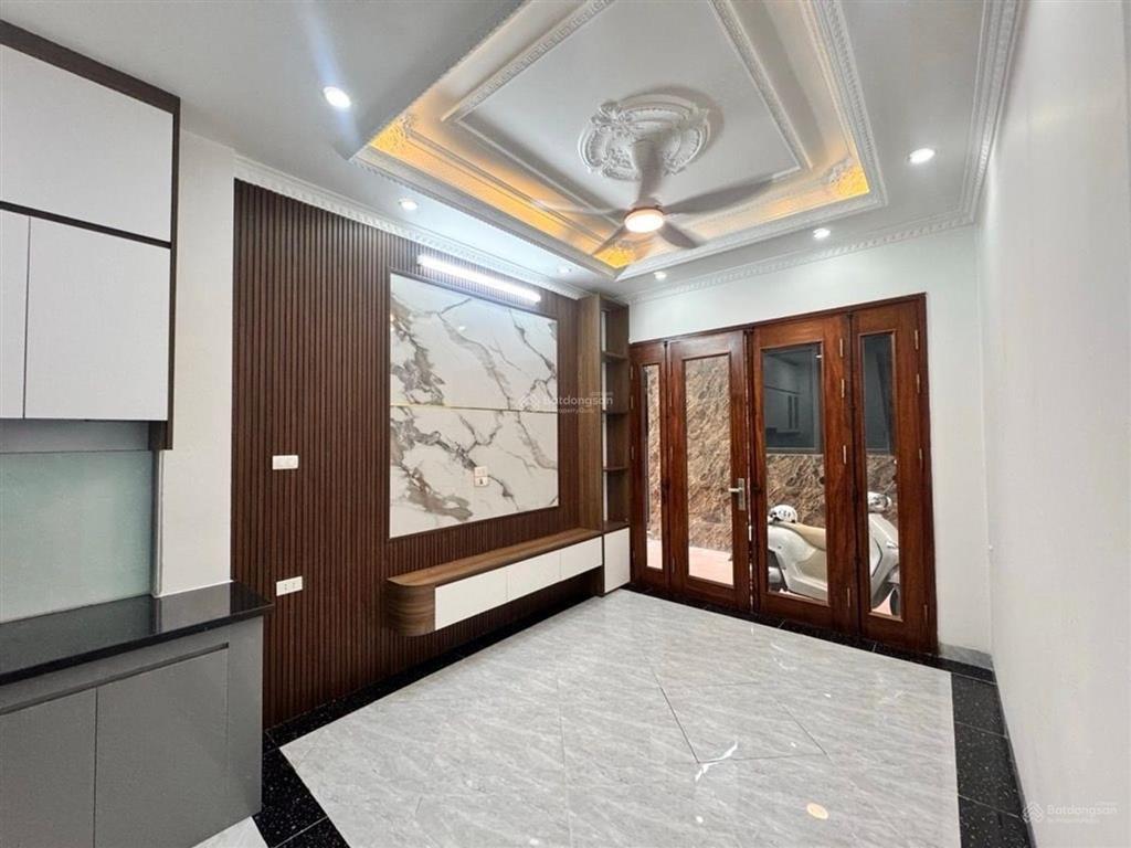 Xuân đỉnh  siêu phẩm nhà mới tinh thang máy 100m ra phạm văn đồng