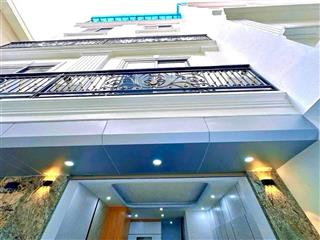 Phố hoàng quốc việt ngõ trước nhà thông nội thất đẹp vị trí trung tâm