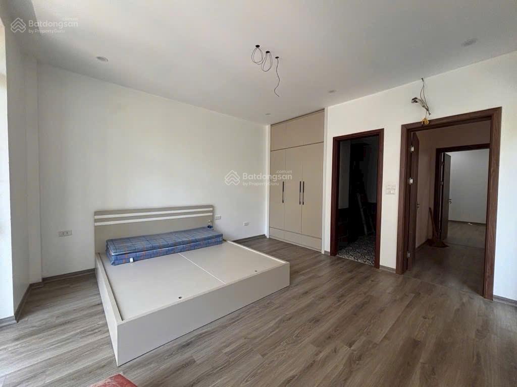Nhà mới đẹp phú thượng diện tích rộng ô tô lùi tận cửa ô chờ thang máy, giá cực hợp lý