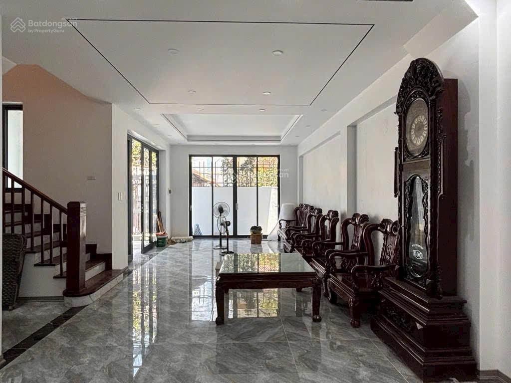 Nhà mới đẹp phú thượng diện tích rộng ô tô lùi tận cửa ô chờ thang máy, giá cực hợp lý