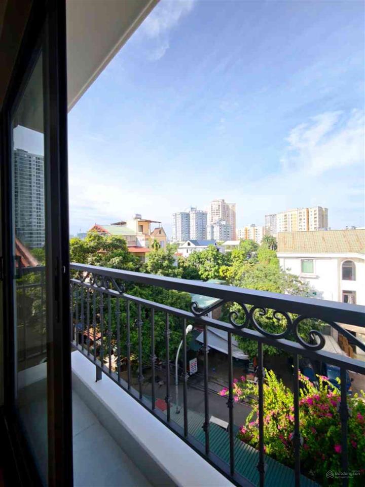 Nhà 5 tầng mới tinh ~32m tại phạm văn đồng chế lan viên, view khu biệt thự resco