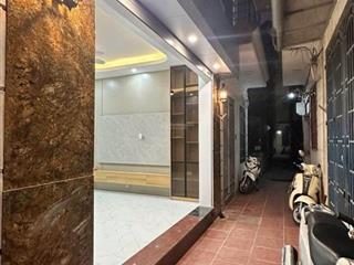 Nhà mới 5 tầng có thang máy ngõ rộng gần ô tô full nội thất