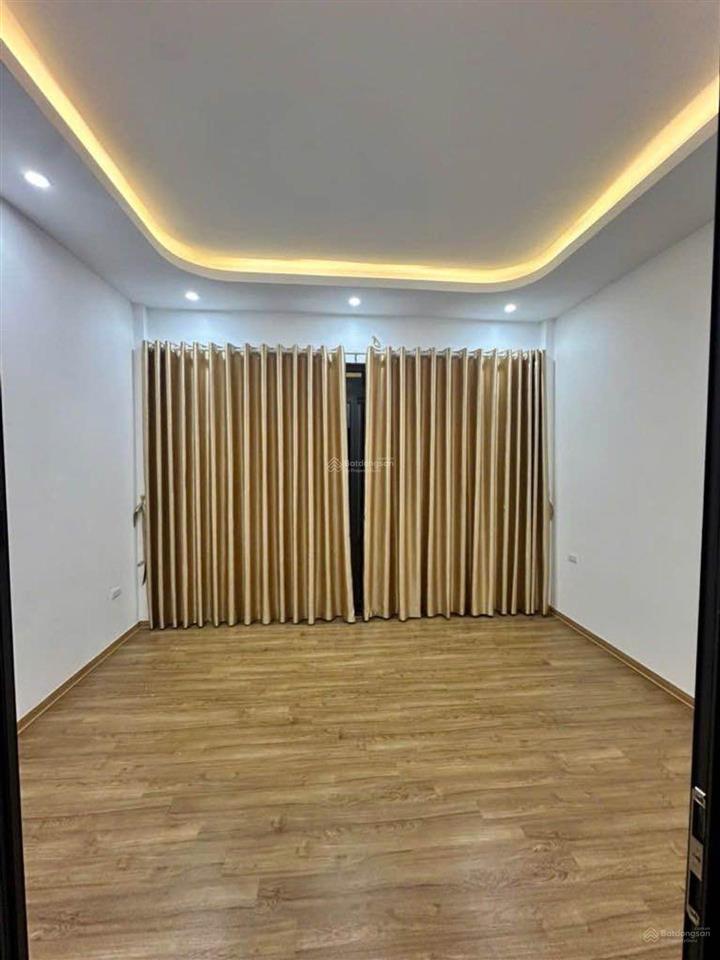Nhà mới 5 tầng có thang máy ngõ rộng gần ô tô full nội thất