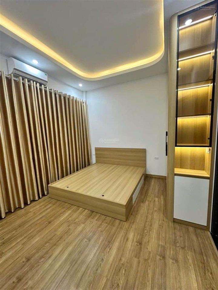 Nhà mới 5 tầng có thang máy ngõ rộng gần ô tô full nội thất
