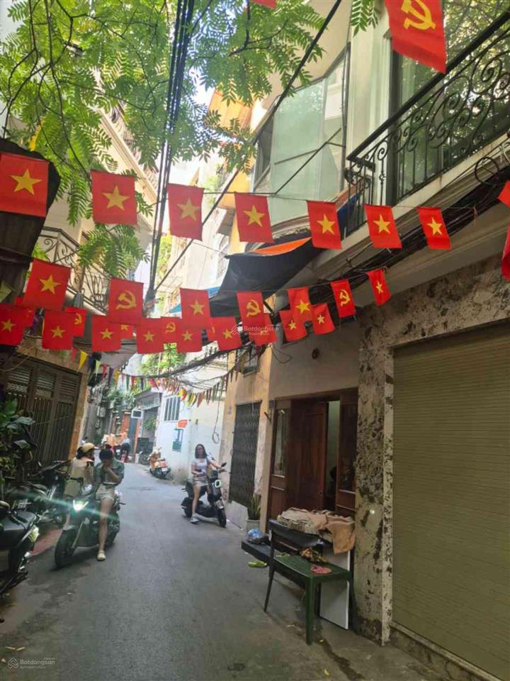 Bán đất tặng nhà 2 tầng 1 tum sổ vuông đẹp nở hậu mặt tiền rộng ngõ thông thẳng