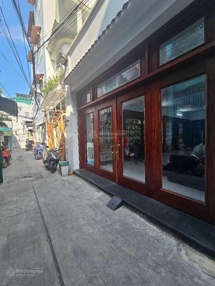Chỉ 9 tỷ  114m2  ngang 5.55 nở hậu 9.55 dài 17  huỳnh văn nghệ  p15  tân bình