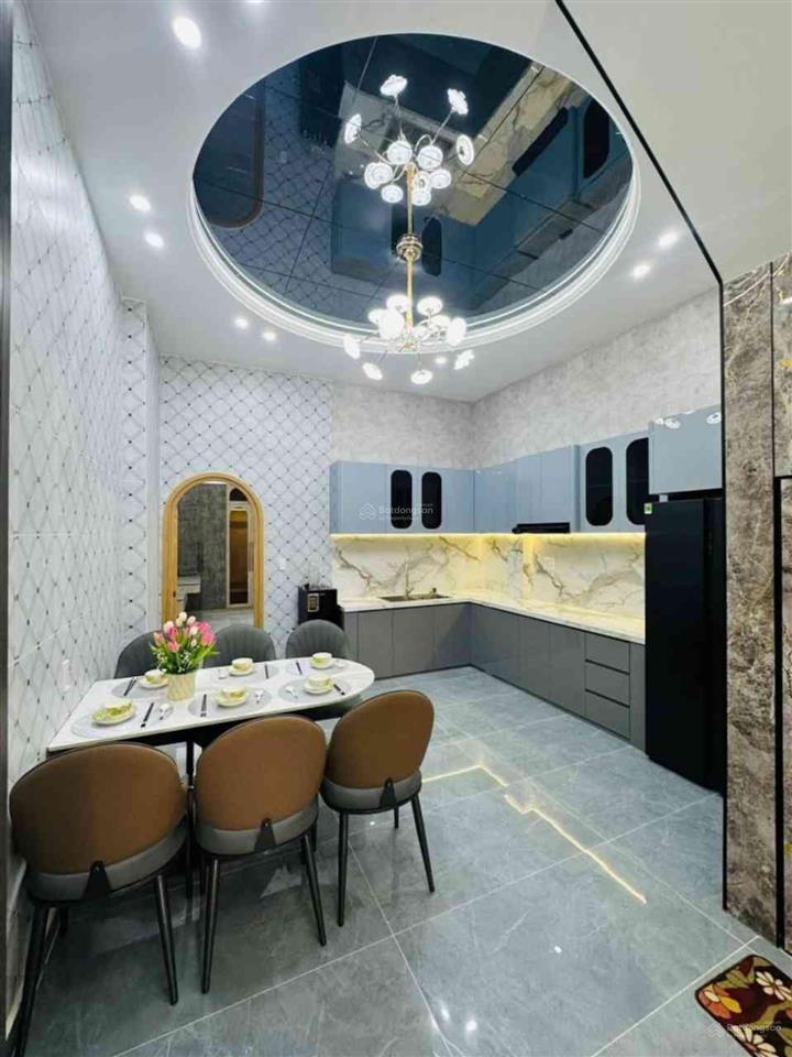 Huỳnh văn nghệ  p. tân sơn  hxh đỗ cửa  94m2 chỉ 8.7 tỷ full nội thất hiện đại