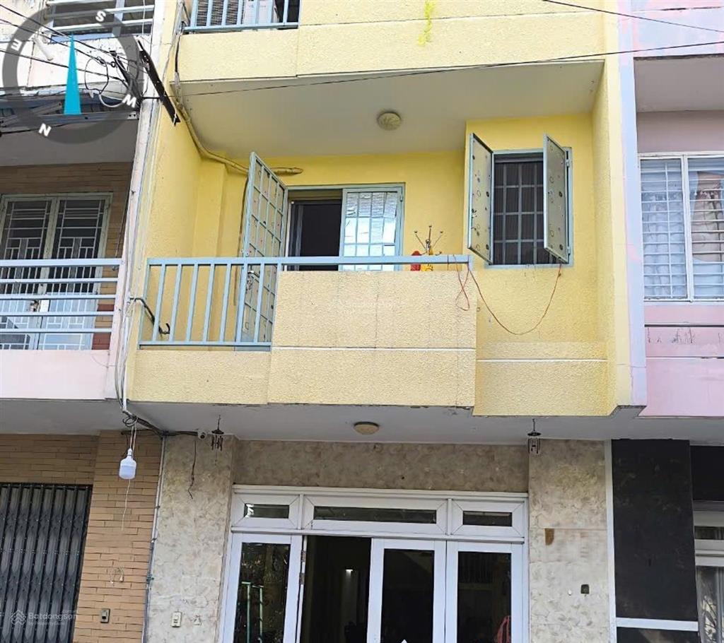 4 x 16 x 3 tầng  hxt 8m  đối diện cv đậu xe thoải mái  chỉ 9.99tỷ