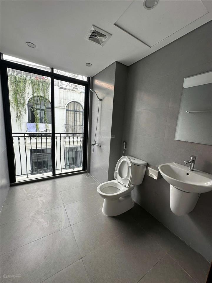 Cho thuê shophouse hải âu. dt 115m2, 5t, có 2mt, có thang máy. giá 20 triệu/ tháng