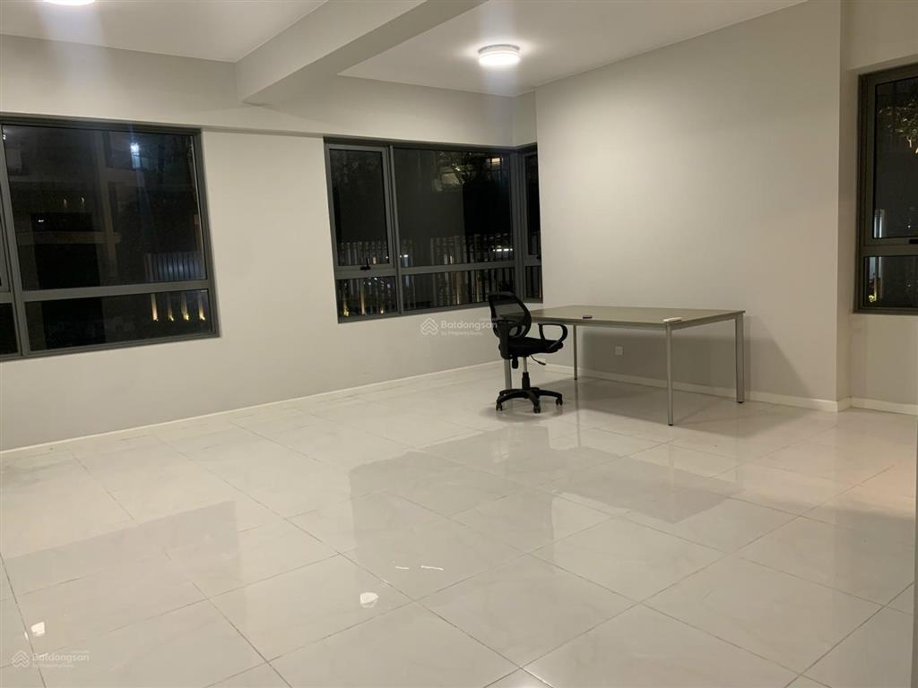 Mình cần cho thuê văn phòng 50m2 tại chung cư masteri an phú, giá bao vat 18.000.000đ. 0912 215 ***