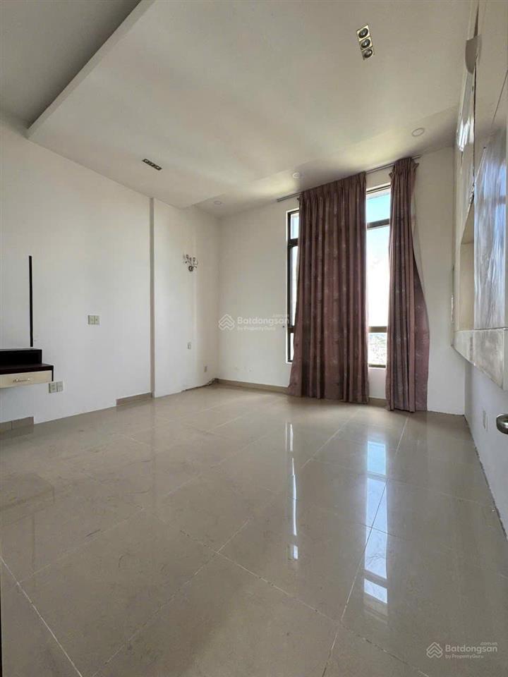 Bán tophouse nguyễn lương bằng nam khang phú mỹ hưng 121m2+121m2 sân vườn giá 10,3 tỉ