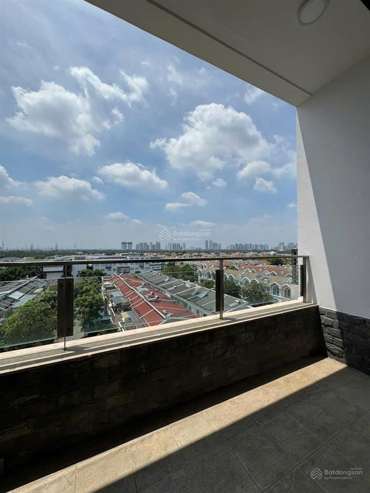 Bán tophouse nguyễn lương bằng nam khang phú mỹ hưng 121m2+121m2 sân vườn giá 10,3 tỉ