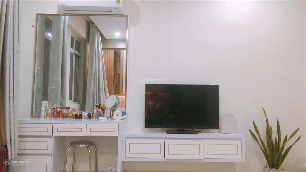 Cho thuê căn hộ cảnh viên 3 phú mỹ hưng.  0918 784 *** em hải