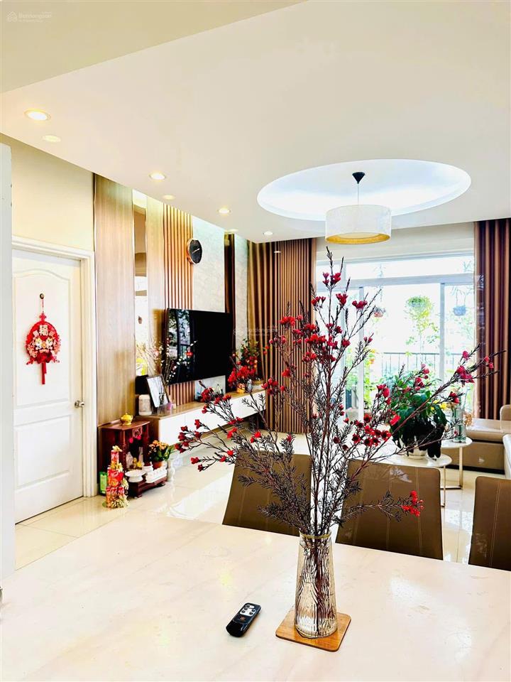 Cho thuê căn hộ cảnh viên 3 phú mỹ hưng.  0918 784 *** em hải