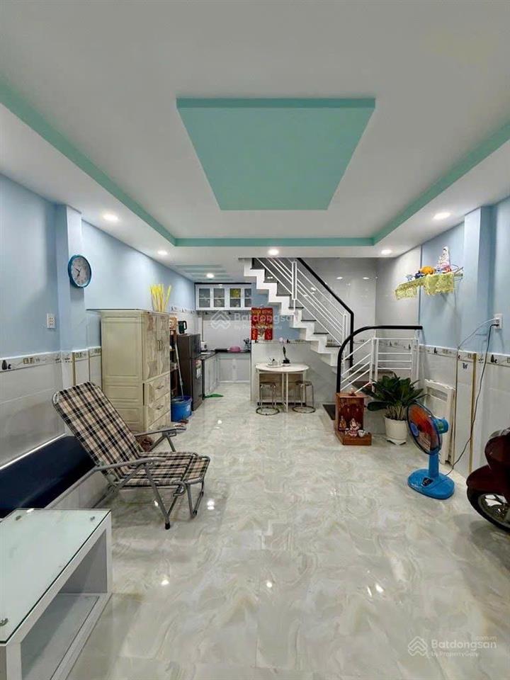 Bán nhà tân sơn nhì tân phú  34m2  2 tầng  ngay ngã 3 trường chinh, tân sơn nhì  nở hậu tài lộc