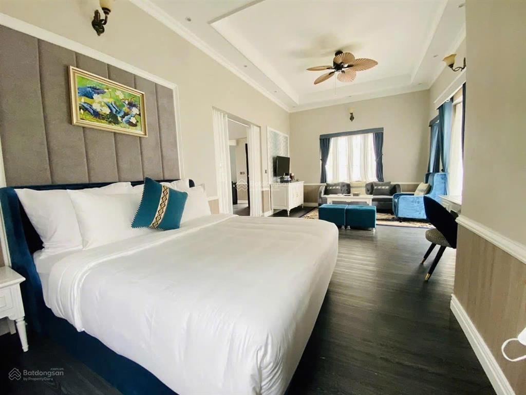 Giá tốt bất ngờ! villa nghỉ dưỡng ven đô  view hồ sen  chỉ xách vali về ở