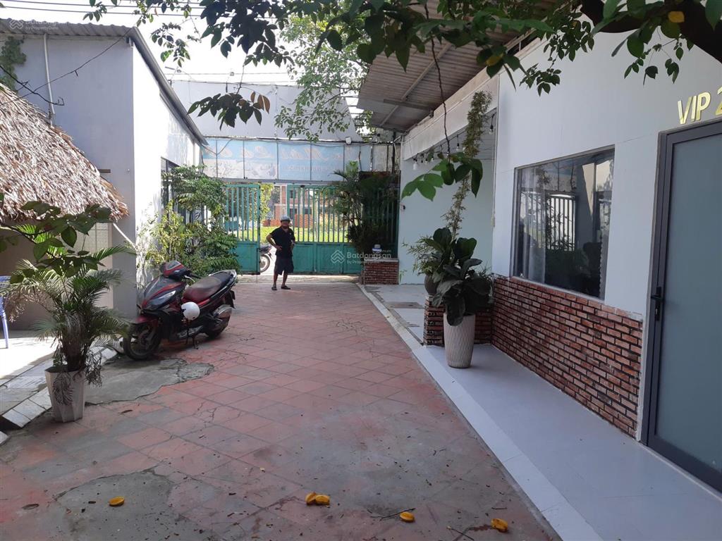 Bán nhà 2 mặt tiền đường lã xuân oai 30m, ngang 11m x 40m, có sẵn dòng tiền 25 triệu