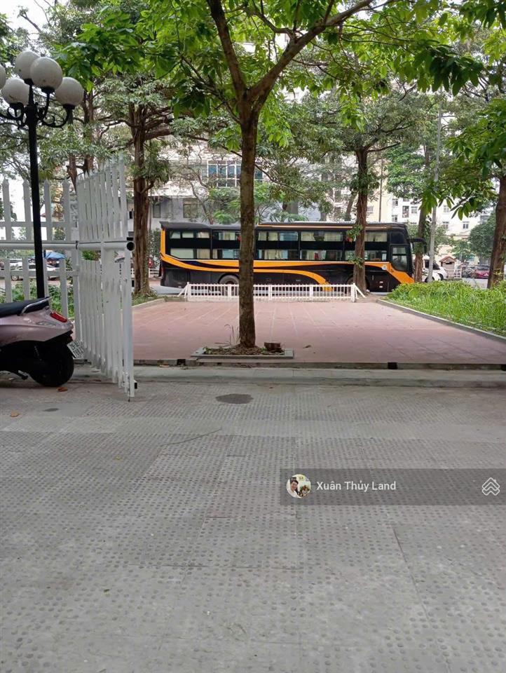 Cho thuê biệt thự sài đồng mặt phố huỳnh văn nghệ, dt 160m² sân vườn 60m², mt 8m