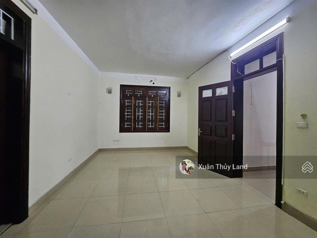 Cho thuê biệt thự sài đồng mặt phố huỳnh văn nghệ, dt 160m² sân vườn 60m², mt 8m