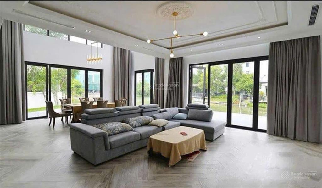 Cho thuê biệt thự đơn lập vinhomes riverside long biên 375m 4 tầng có thang máy giá 100tr/tháng