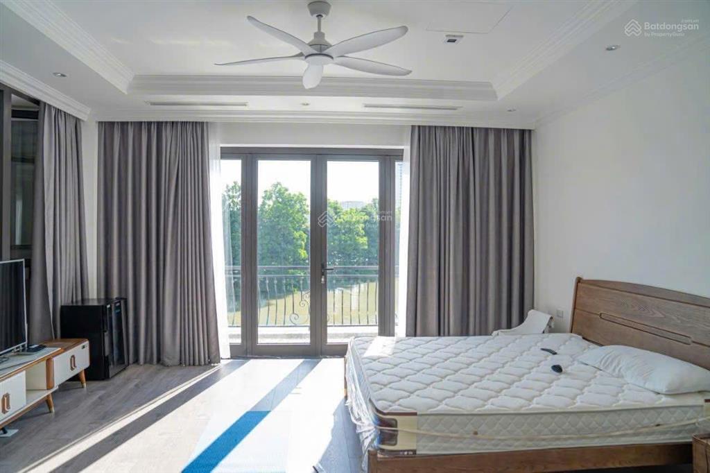 Cho thuê biệt thự đơn lập vinhomes riverside long biên 375m 4 tầng có thang máy giá 100tr/tháng