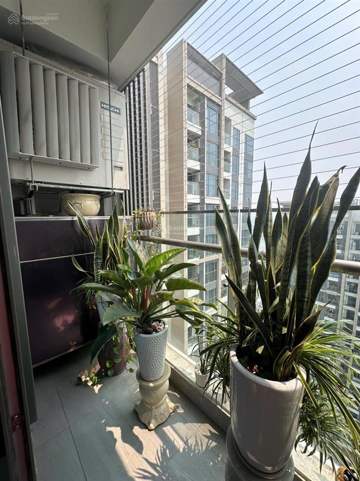 Bán căn m3 2710 view hồ ngọc traiđẹp nhất toà