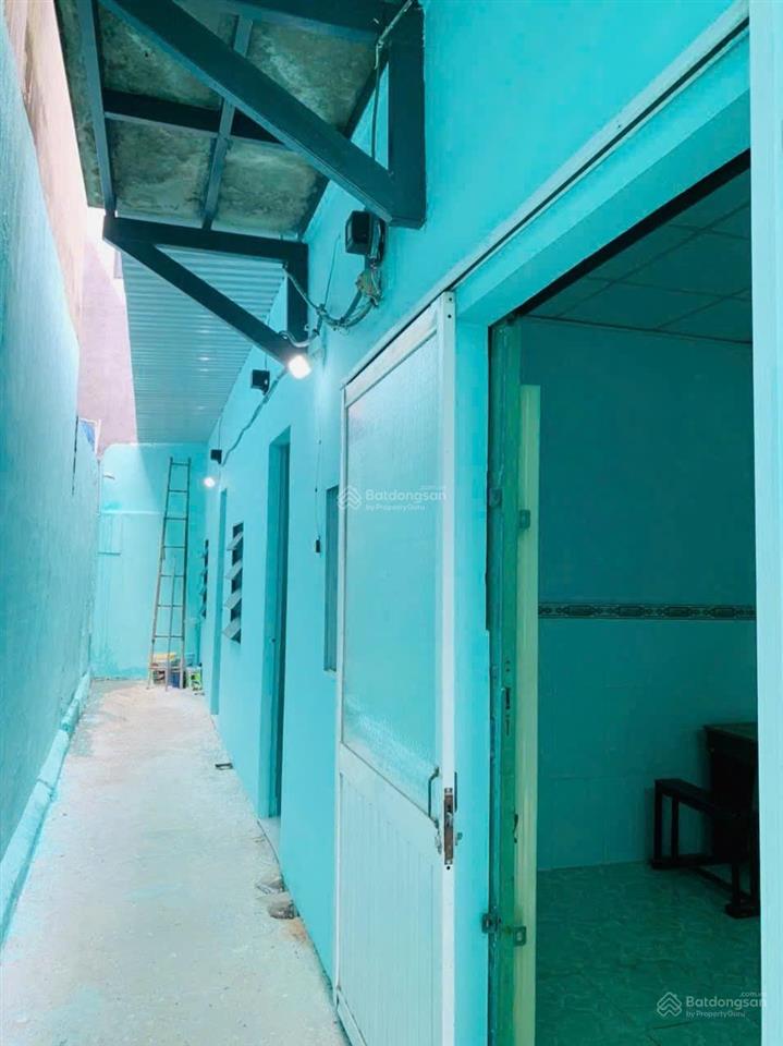 Bán nhà mặt tiền tam đông 20, hóc môn, 5x26m nở hậu, có 3 phòng trọ, giá 5.6 tỷ