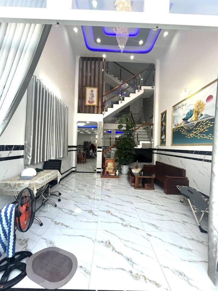 Bán nhà 3 tầng nở hậu nguyễn thị thảnh, thới tam thôn, hóc môn, 79.1m², hẻm xe hơi, giá 5.3 tỷ