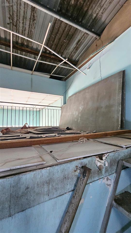 Bán nhà đất 4x15m sát chợ đông thạnh, hẻm ô tô, sổ riêng, giá 3.39 tỷ