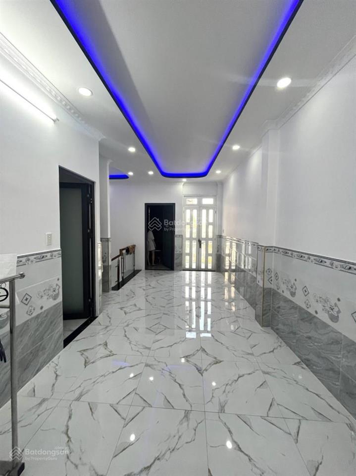 Bán nhà 3 tầng gần chợ gà, hóc môn, 79,1m², hẻm ô tô, giá 5,3 tỷ