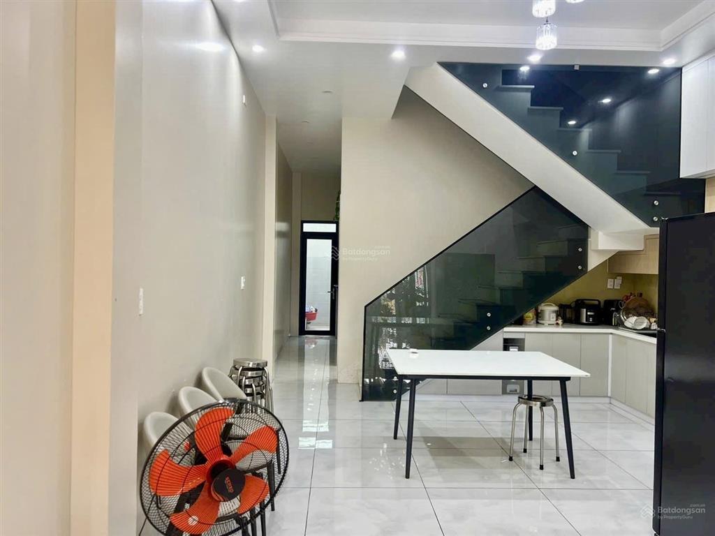Bán nhà 3 tầng hẻm 8m nguyễn thị ra, ngang 5m, gần chợ đầu mối, giá 7,75 tỷ
