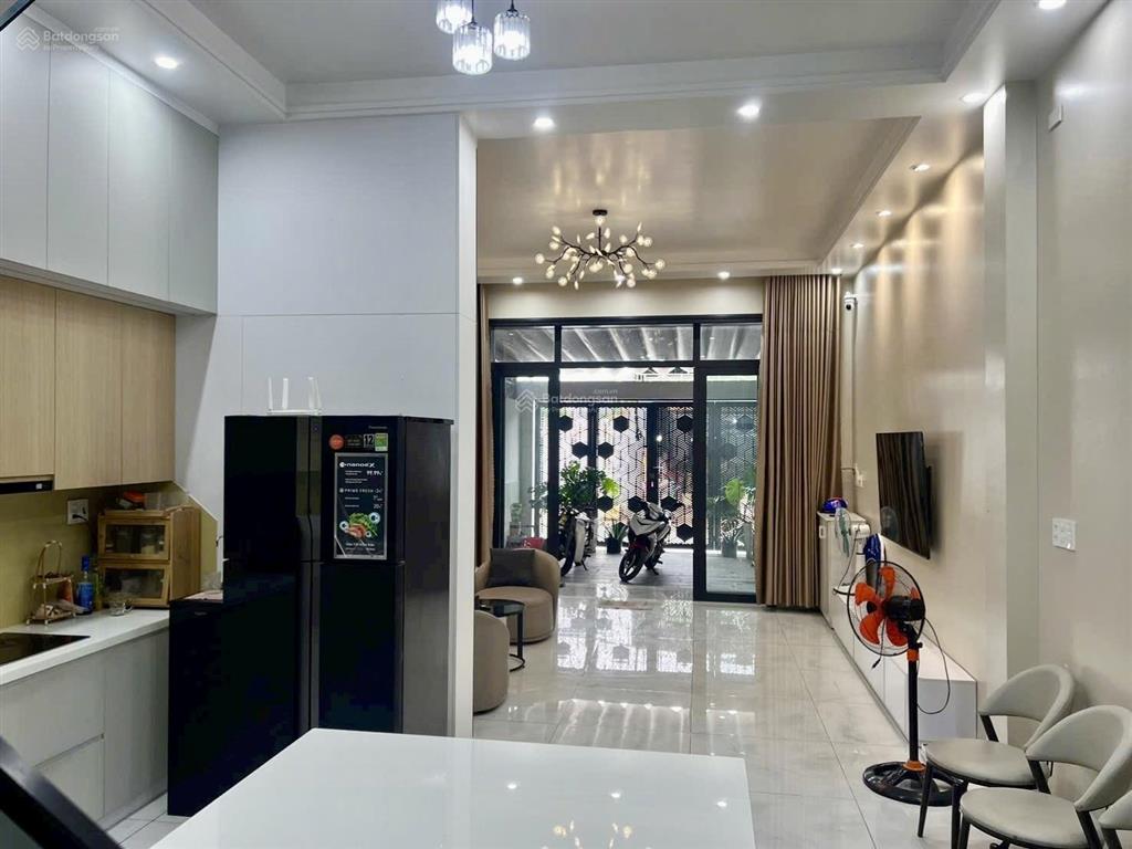 Bán nhà 3 tầng hẻm 8m nguyễn thị ra, ngang 5m, gần chợ đầu mối, giá 7,75 tỷ