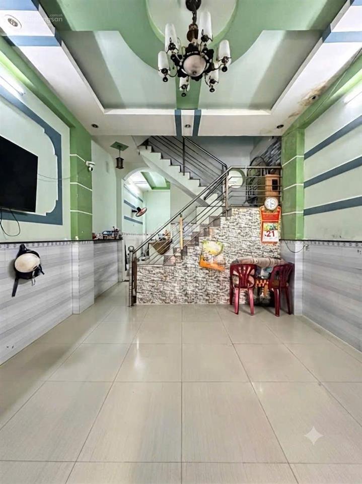 Bán nhà 3 tầng hẻm xe hơi đông thạnh cách đặng thúc vịnh 20m, giá 3,45 tỷ