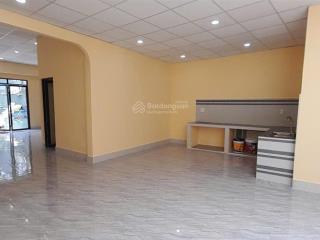 Chính chủ bán đất có sẵn nhà cấp 4 rộng, sạch, sáng, vô ở ngay