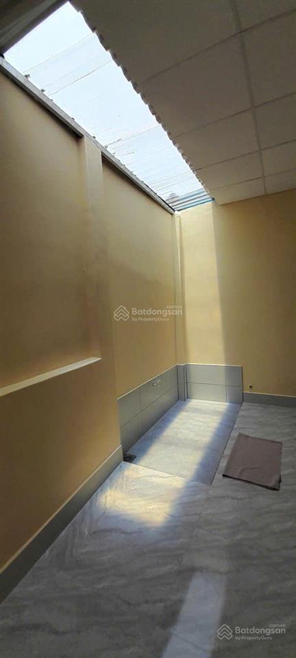 Chính chủ bán đất có sẵn nhà cấp 4 rộng, sạch, sáng, vô ở ngay