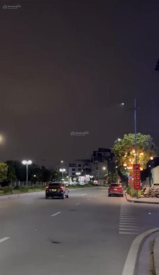 Bán đất lô góc, 290.6m2, mặt tiền 9m4, đường 3 ô tô tránh, tại ngõ 45 nguyễn gia bồng, 88 tỷ vnd