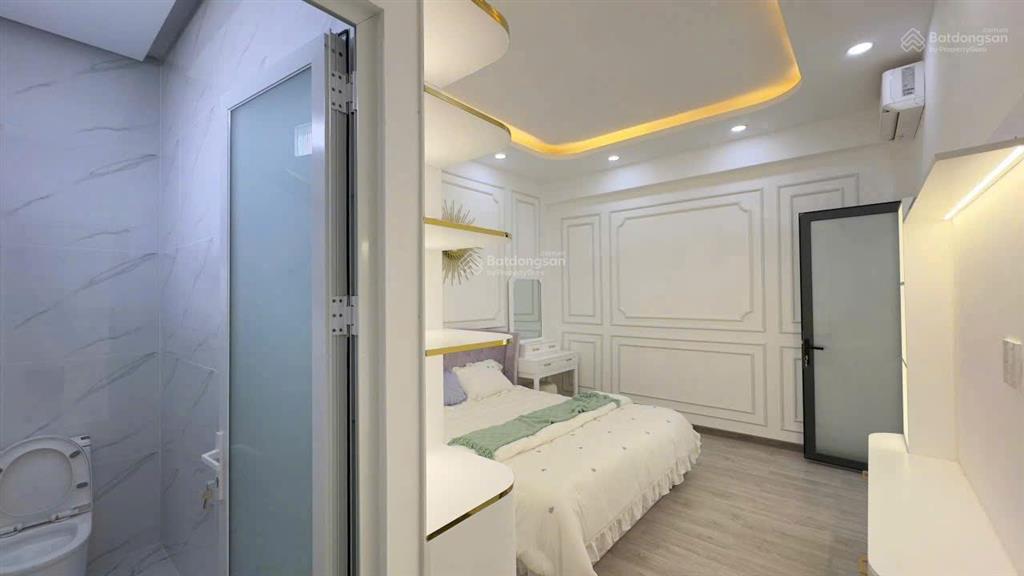 Bán nhà phố 3 tầng hiện đại sang trọng  dt 8m x 14m  tại trung tâm quận 7