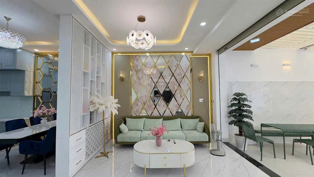 Bán nhà phố 3 tầng hiện đại sang trọng  dt 8m x 14m  tại trung tâm quận 7