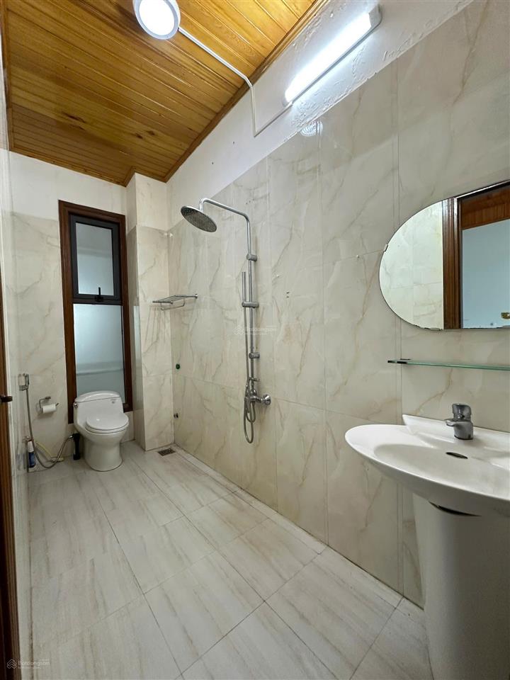 Bán nhanh nhà full gỗ 4 tầng đường bàu làng  sát biển nguyễn tất thành  khai thác kinh doanh ngay