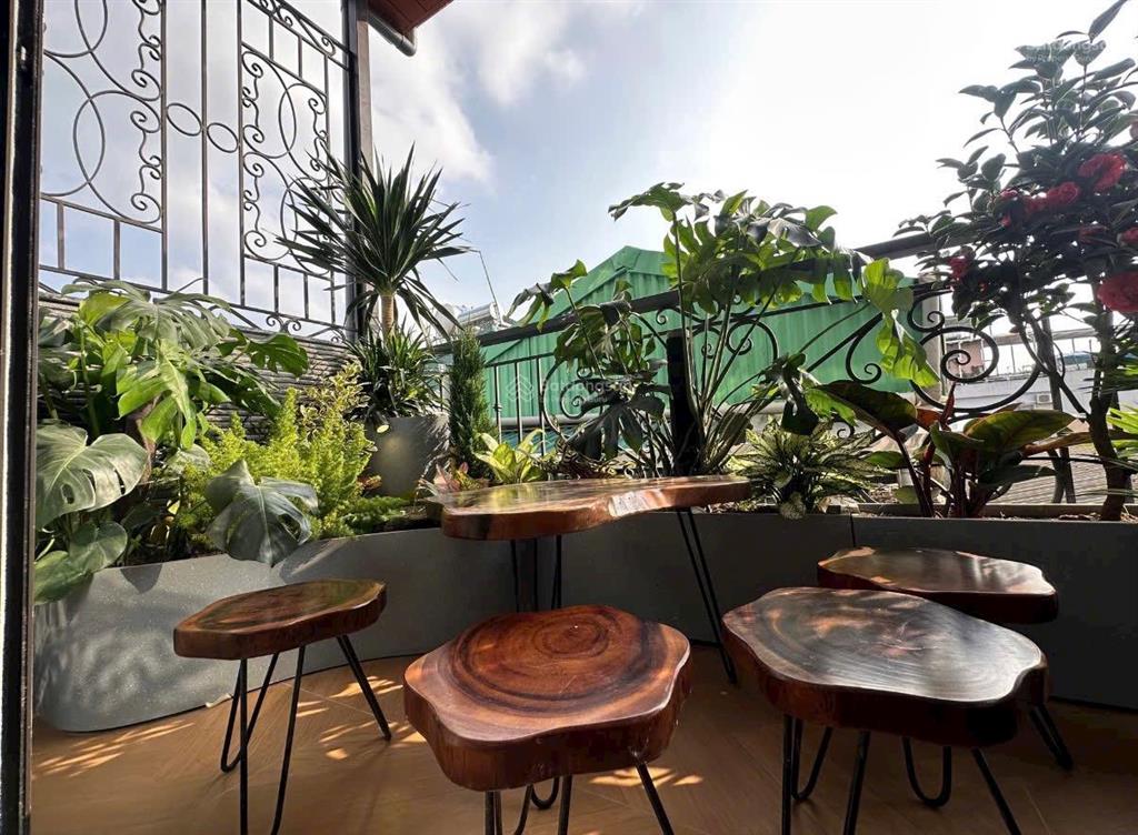 Nhà đẹp ngay phố trung tâm hai bà trưng, sổ đỏ cất két sẵn sàng giao dịch ngay