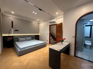 Nhà đẹp ngay phố trung tâm hai bà trưng, sổ đỏ cất két sẵn sàng giao dịch ngay