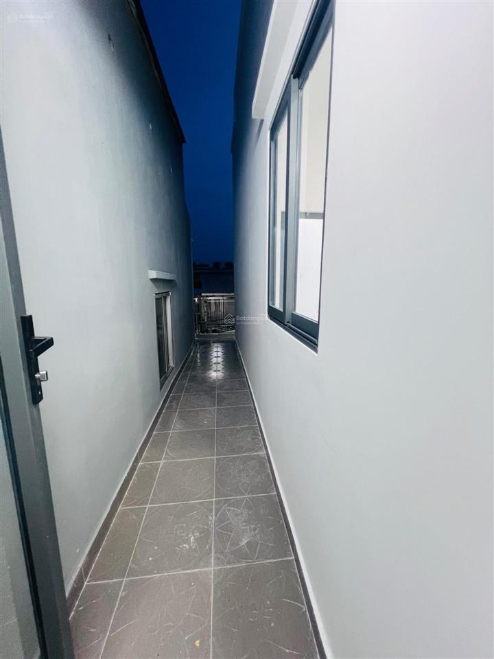 Bán nhà 2 tầng mt hẻm 1 sẹt  xéo bên phú mỹ hưng  chợ phước long  phạm hữu lầu  nhỉnh 5tỷ