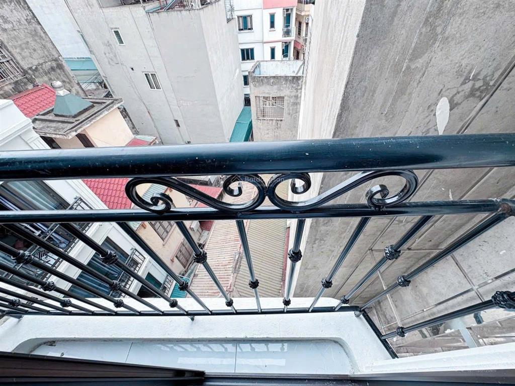 Sốc! toà chdv láng 60m2*6t*9pkk, sát phố, ba gác, 2 thoáng, nở hậu, tm, pccc, xây mới, sổ chính chủ