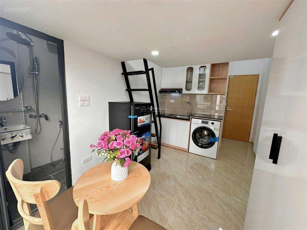 Chỉ nhỉnh 13 tỷ! toà chdv p nguyễn khang 70m2*5t, sát phố, ô tô 30m, ngõ thông, 2 thoáng, tm, pccc