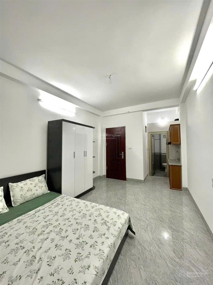 Gấp! toà dòng tiền tôn thất tùng 60m2*8t*16pkk, sát phố, ô tô 30m, ngõ thông, 2 thoáng, sổ vuông.