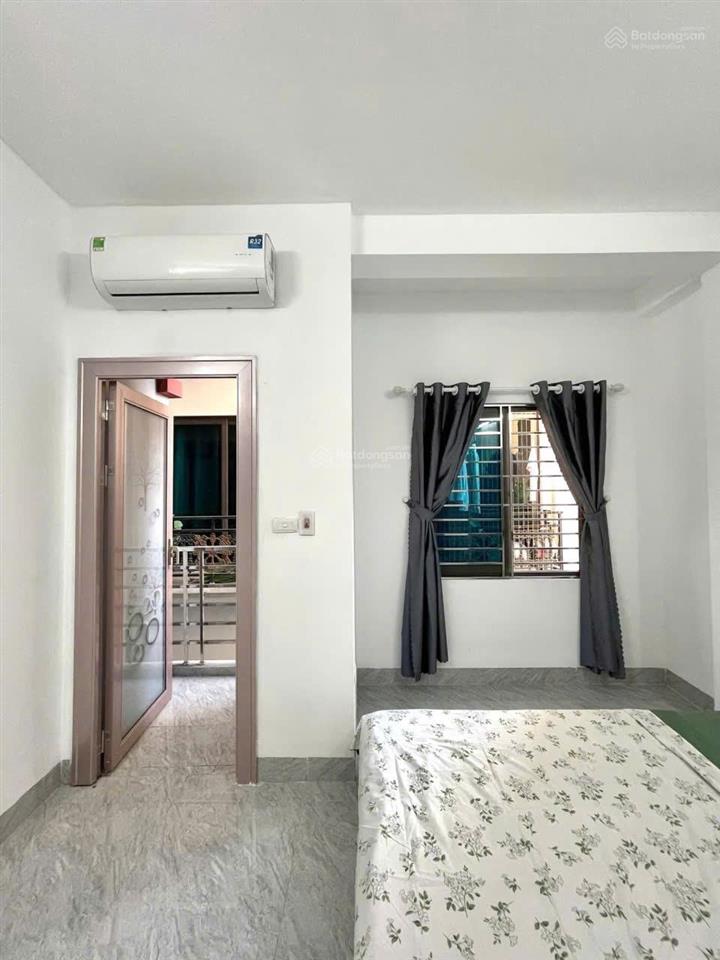 Gấp! toà dòng tiền tôn thất tùng 60m2*8t*16pkk, sát phố, ô tô 30m, ngõ thông, 2 thoáng, sổ vuông.