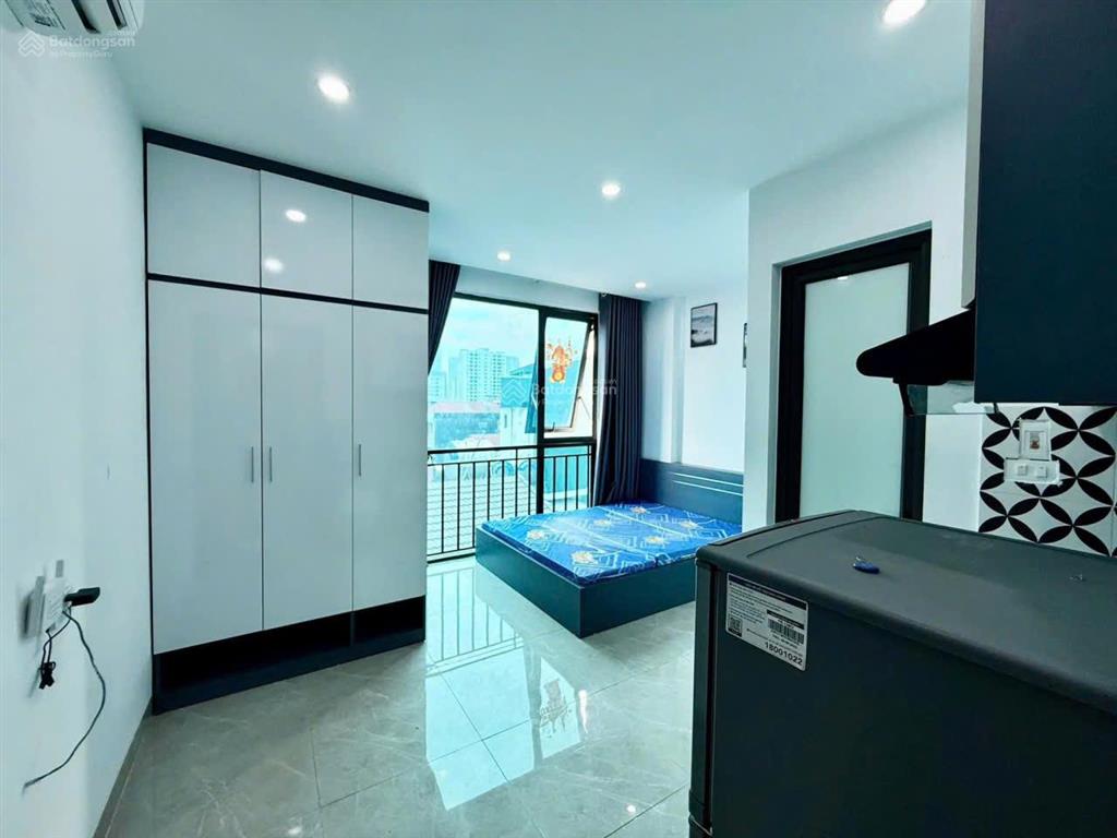 Cực hiếm! chdv ngay ngã tư cầu giấy 55m2*6t giá chỉ 12,7 tỷ, sát phố, ngõ thông, 2 thoáng, pccc.